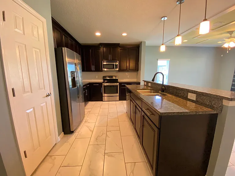 231 Salamanca Rd — Photo 7