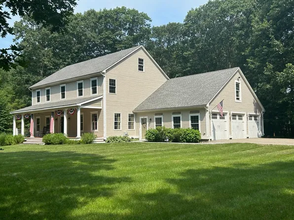 49 Muddy Pond Road, Kensington, NH 03833