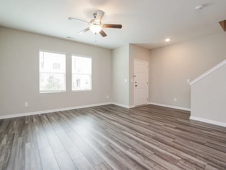 542 Landing View Dr — Photo 6