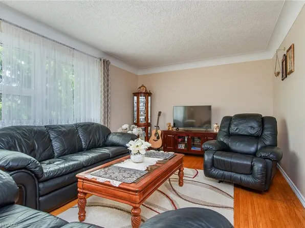 706 Frederick St #2, Kitchener, ON N2B 2B2