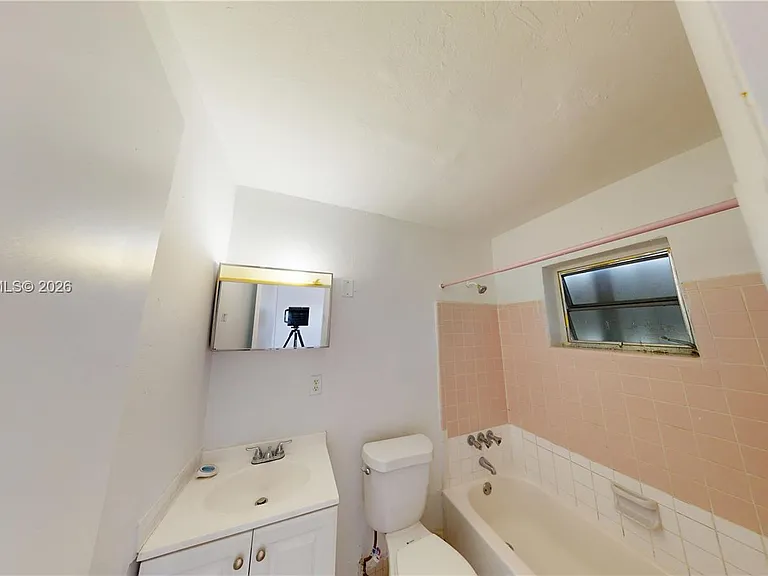 6811 SW 16th St — Photo 13
