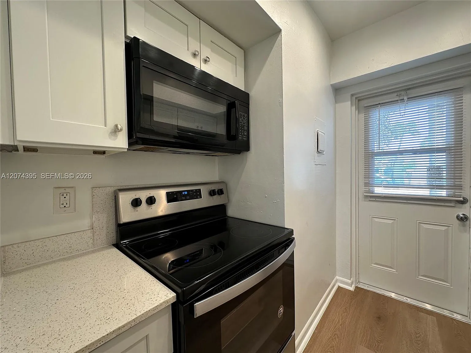 Hollywood Little Ranches — Photo 4