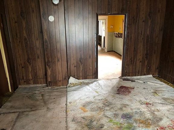 3rd image of 45 Krupp Ave