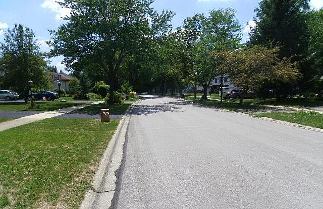 2nd image of 4509 Waubansie Ln