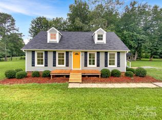 2812 Leisure Dr, Waxhaw, NC 28173