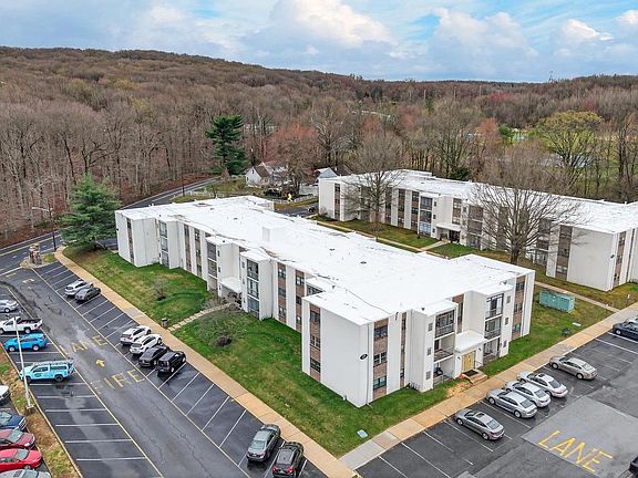 3rd image of 72 Welsh Tract Rd APT 310