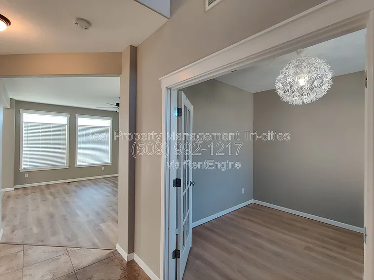 1642 Manchester St — Photo 7