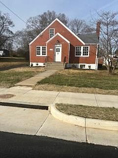 2nd image of 232 Huntington Blvd NE