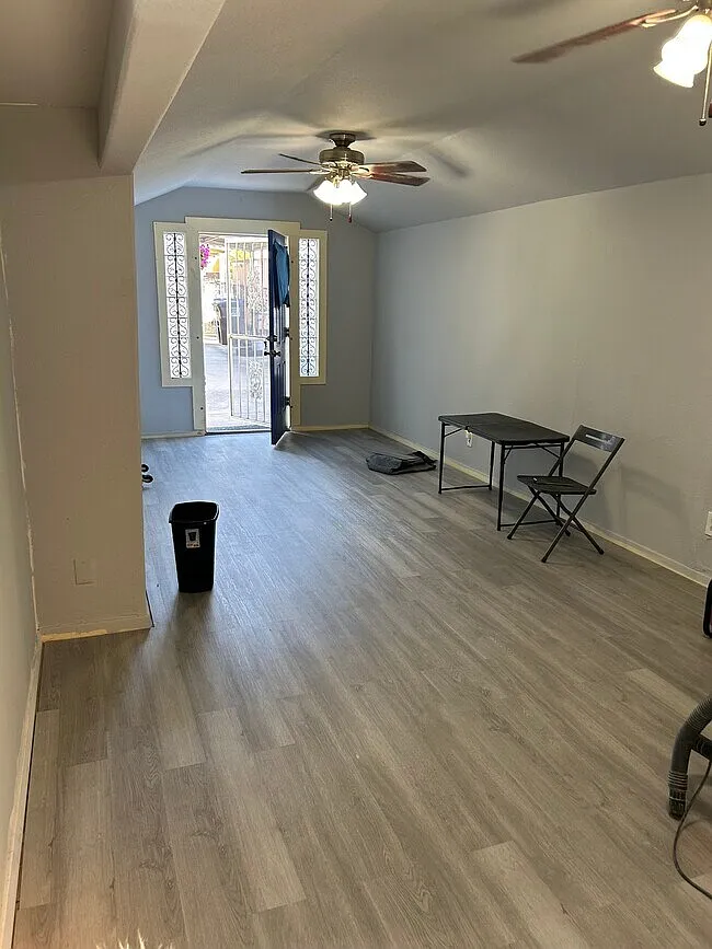 1 bed, 400 sqft, $800 — Photo 1