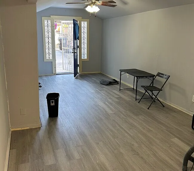 710 Adaes Ave #1 — Photo 1