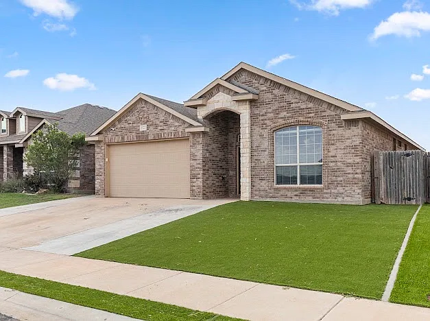 1523 San Miguel Ave — Photo 2