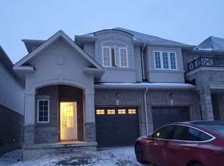 22 Vickers Rd, Hamilton, ON L9A1Y1