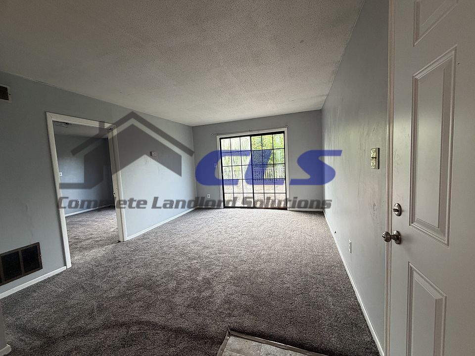 1st image of 626 E Curry Dr E #B