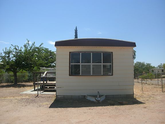 Lots of windows / natural light