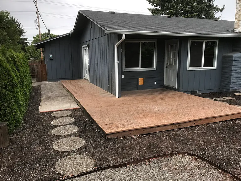 1124 Irvington Dr — Photo 15