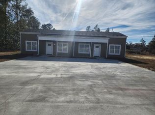 107 Azalea Dr, Glennville, GA 30427