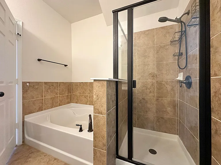 5304 Capricorn Loop — Photo 22