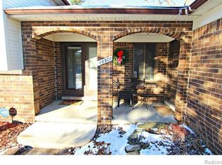 46500 Maidstone Rd, Canton, MI 48187