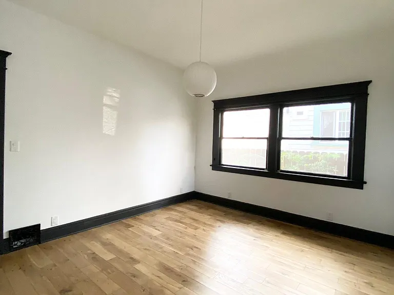 1548 W 48th St — Photo 38