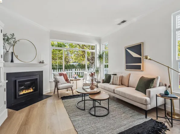 107 Commodore Dr, Richmond, CA 94804