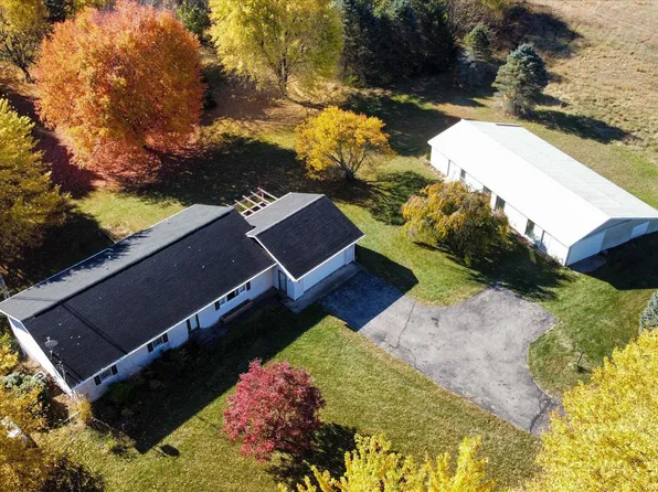 8850 E Napier Ave, Benton Harbor, MI 49022