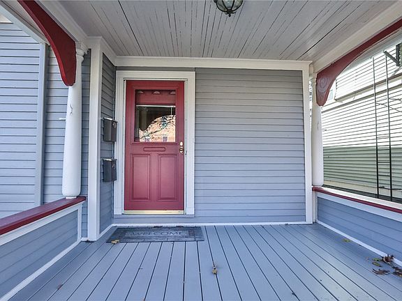 3rd image of 739 University Ave