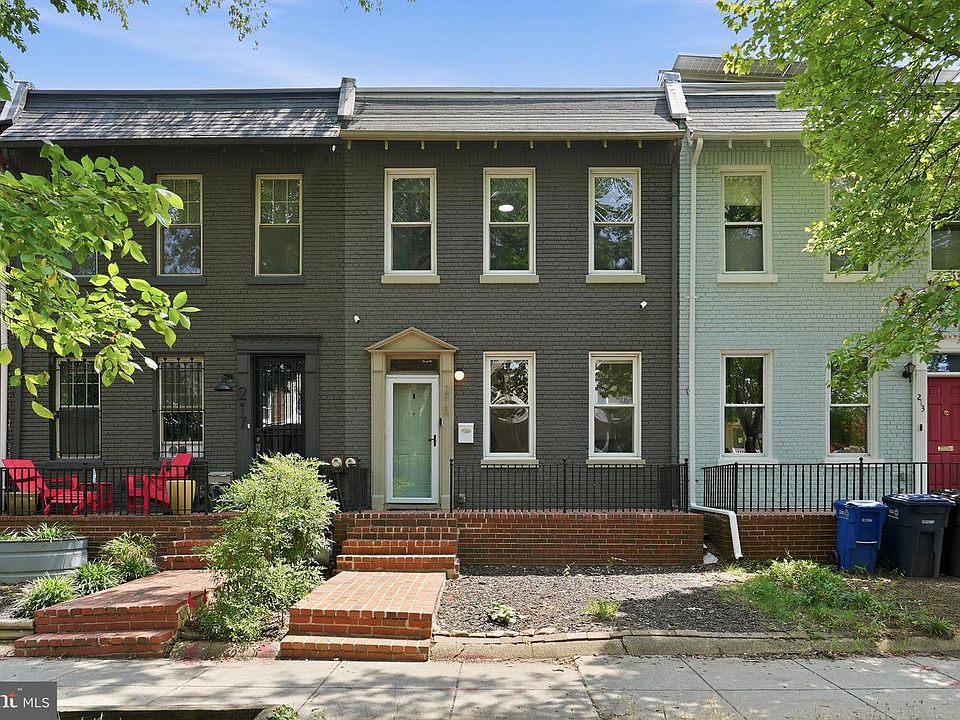 1st image of 215 15th St NE