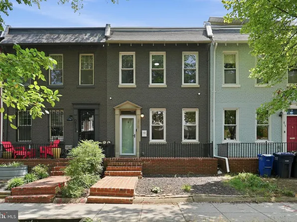 215 15th St NE, Washington, DC 20002