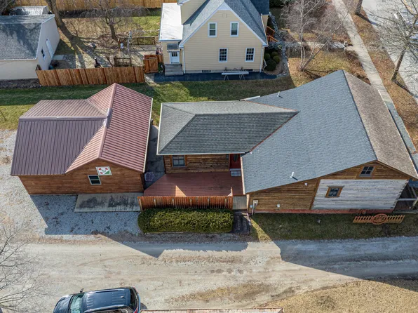 408 S Blackhoof St, Wapakoneta, OH 45895