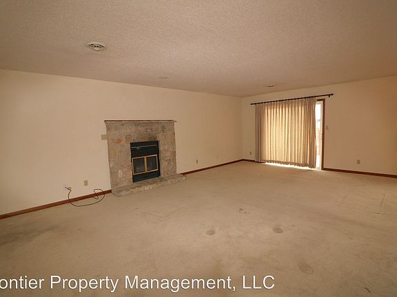 5th image of 1921 Crescent Dr