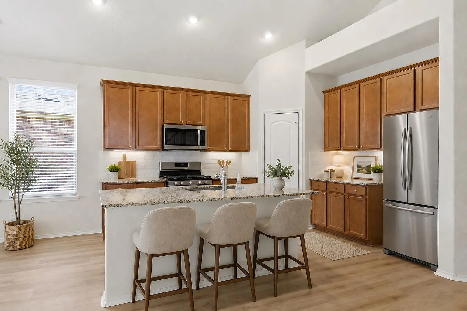 4 bed, 2.5 bath, 2778 sqft, $2,575 — Photo 4