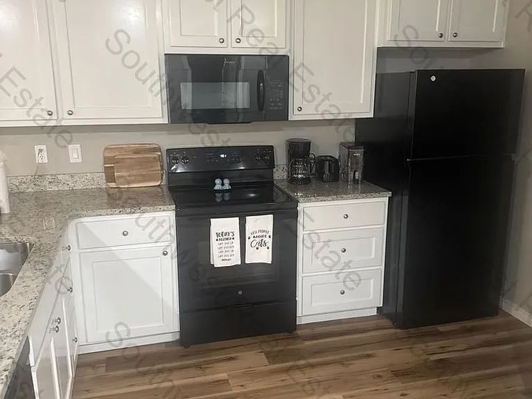 3116 Westminster Dr — Photo 3