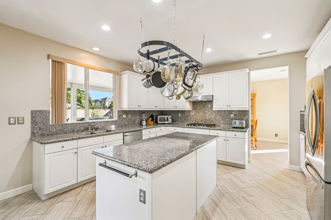 next background image