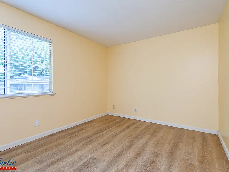 2750 Somerset Park Cir — Photo 9