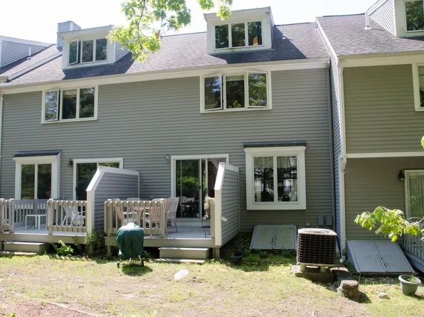 4203 Woodbridge Rd, Peabody, MA 01960