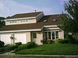 Large Contemporary in Great Neighborhood