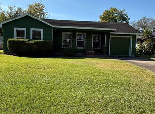 406 Gardenia St, Lake Jackson, TX 77566