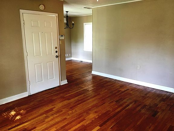 2nd image of 2504 31st St