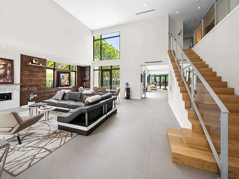 SW 59th Ct — Photo 3