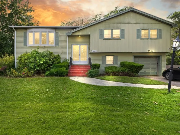 26 Hemlock Ter, Randolph, MA 02368