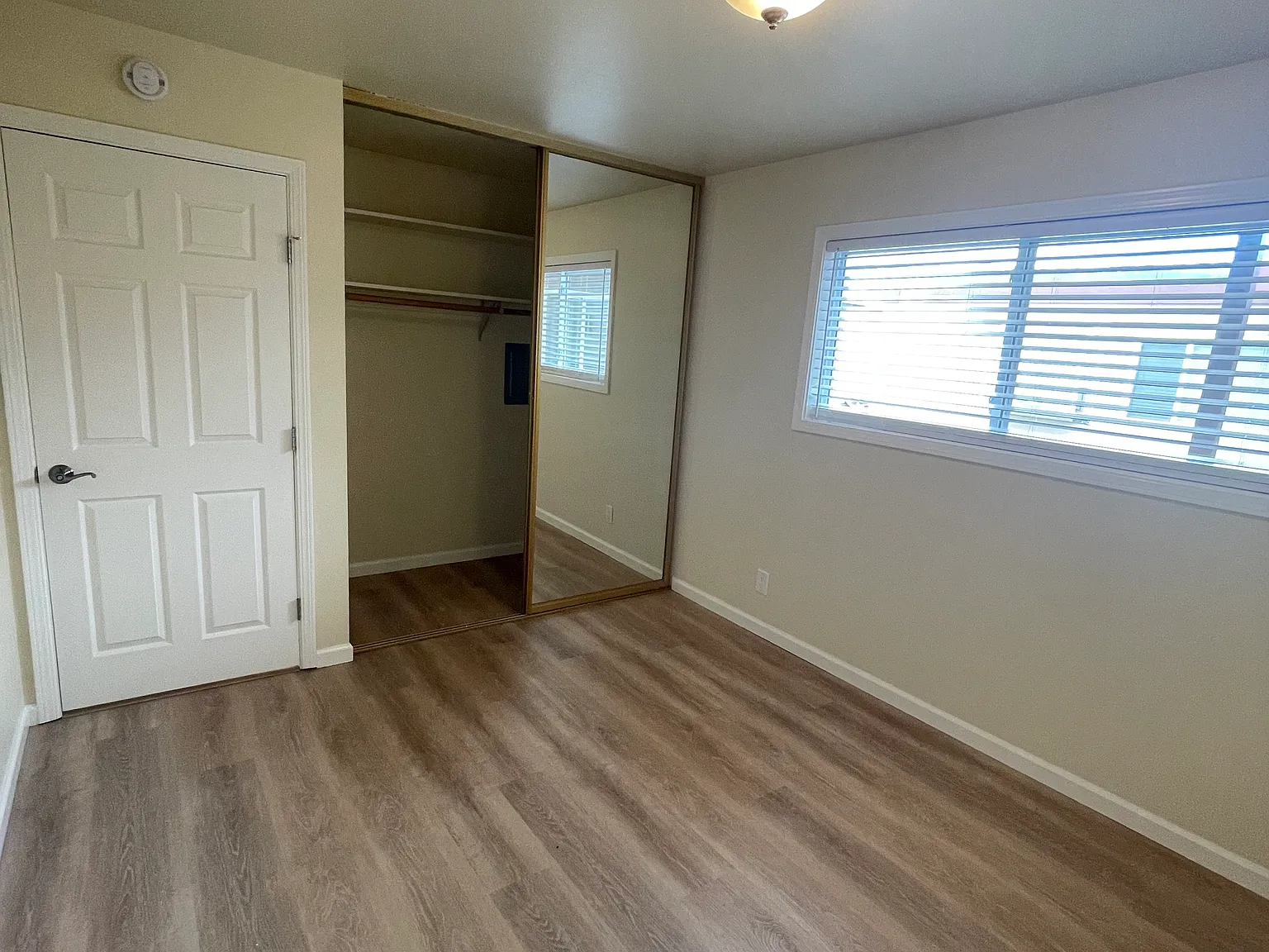 2 bed, 750 sqft, $3,550 — Photo 4
