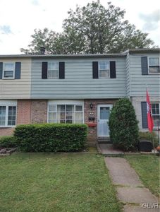 8 Madison Ln, Whitehall, PA, 18052