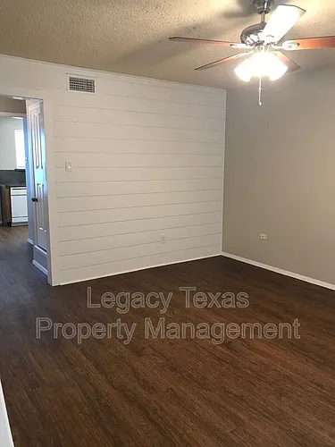 1409 Courtney Pl Photo 1