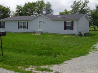 5 Juliana Dr, Ridge Farm, IL 61870