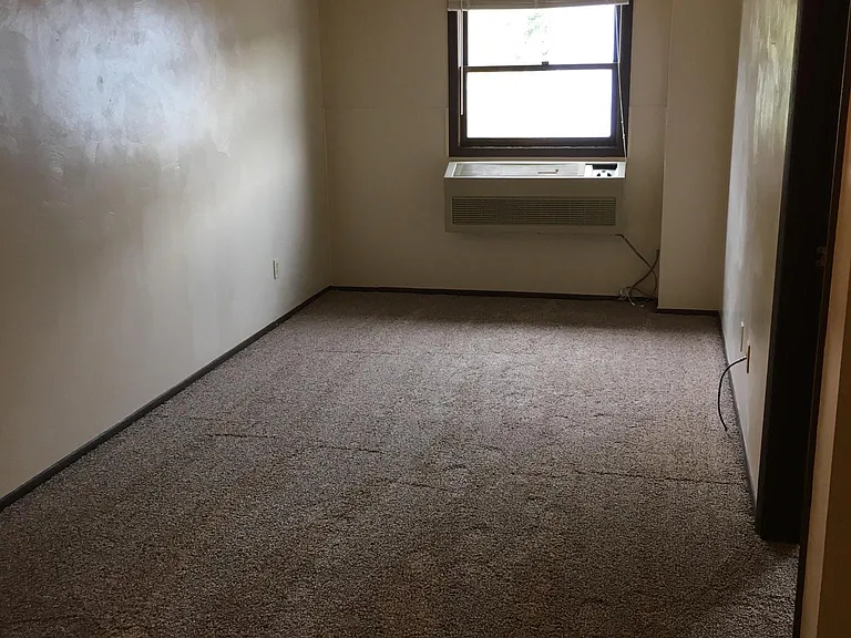 118 W 4th Ave — Photo 3