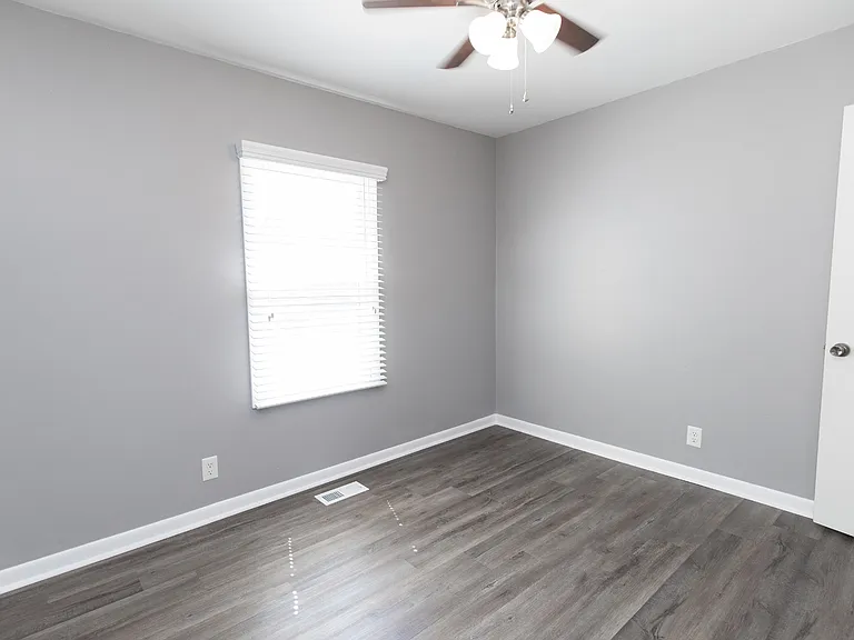 857 Heritage Cir — Photo 29