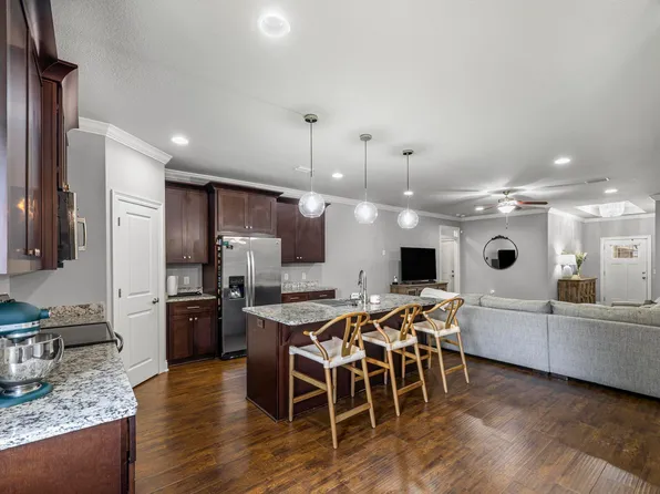 2136 Nina St, Navarre, FL 32566