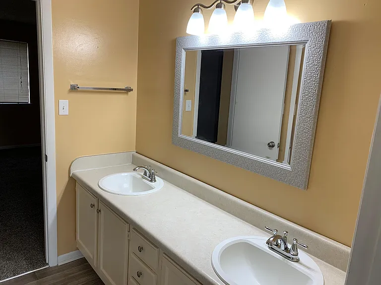 3717 Chimney Creek Dr — Photo 23