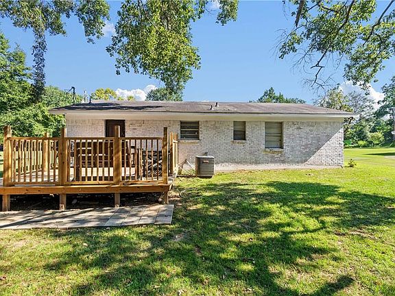2nd image of 2075 Marion Drive S