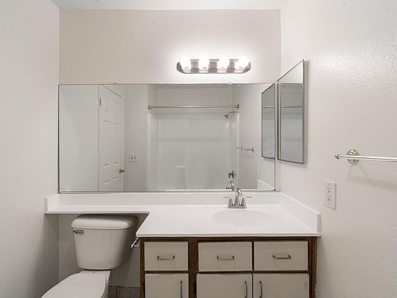4th image of 328 E Providencia Ave #204-K